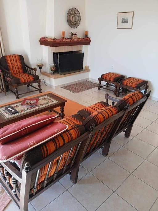 Villa Παραθαλασσιο Σπιτι Στην Εξοχη Tsakei Esterno foto
