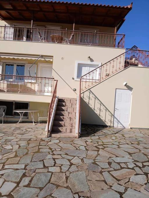 Villa Παραθαλασσιο Σπιτι Στην Εξοχη Tsakei Esterno foto